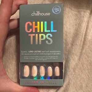 Chill tips cream white press on nails NIB